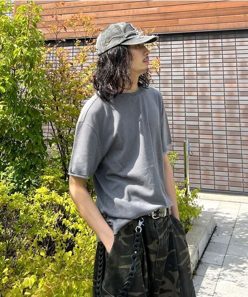 MAISON MINED(メゾンミネド)の「STRIPE LAYERED HALF T CHARCOAL(Tシャツ/カットソー・メンズ・その他・SMALL/MEDIUM/LARGE)」の19枚目の写真