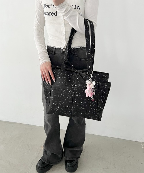Loueme(ルエム)の「トゥインクルスタートートバッグ(トートバッグ・レディース・ブラック/イエロー/ライトブルー/オフホワイト・FREE)」の13枚目の写真