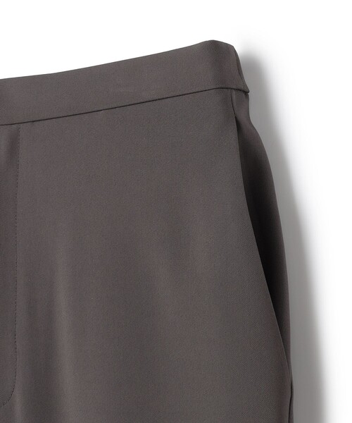 uncrave(アンクレイヴ)の「クールタッチツイル フレアパンツ(その他パンツ・レディース・ブラック系/グレー系/ベージュ系・0/1/2)」の13枚目の写真