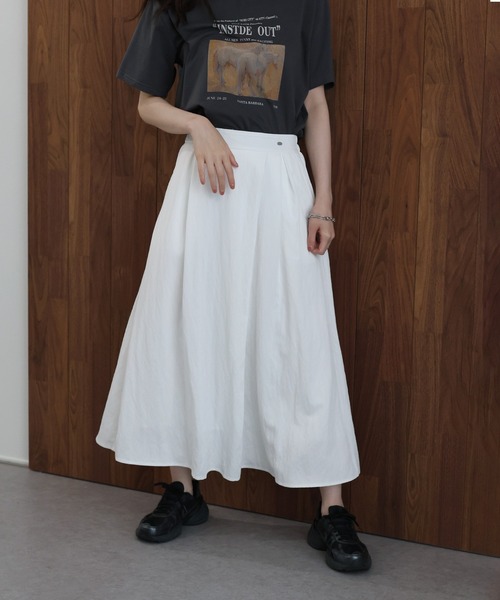 J by blue（ジェイバイブルー）の「タックフレアスカート（スカート・レディース・ネイビー/ホワイト・MEDIUM）」の7枚目の写真