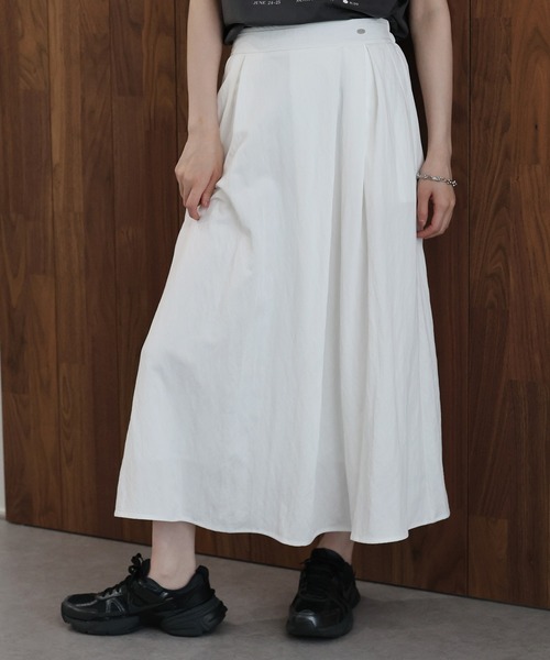 J by blue（ジェイバイブルー）の「タックフレアスカート（スカート・レディース・ネイビー/ホワイト・MEDIUM）」の4枚目の写真