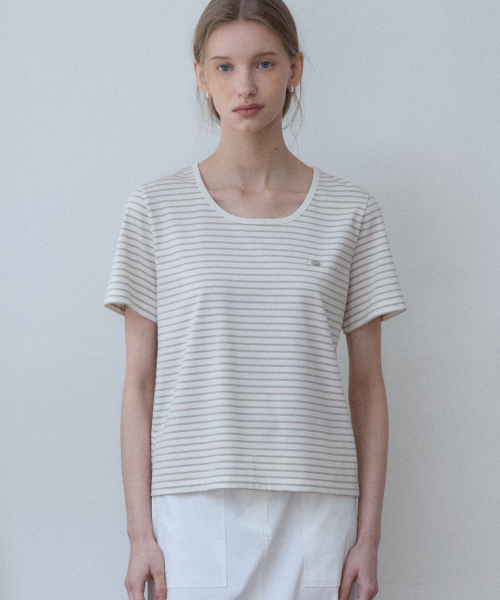 OURHOPE（アワーホープ）の「ロゴストライプUネックTシャツ - ベージュ（Tシャツ/カットソー・レディース・Beige・ONE）」の2枚目の写真