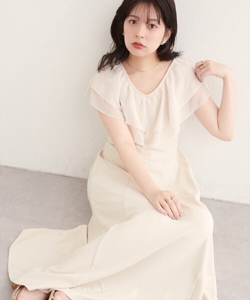 natural couture(ナチュラルクチュール)の「〈osono〉フリルカラーリップルワンピース(ワンピース・レディース・ブラック/アイボリー・LARGE/MEDIUM)」の1枚目の写真