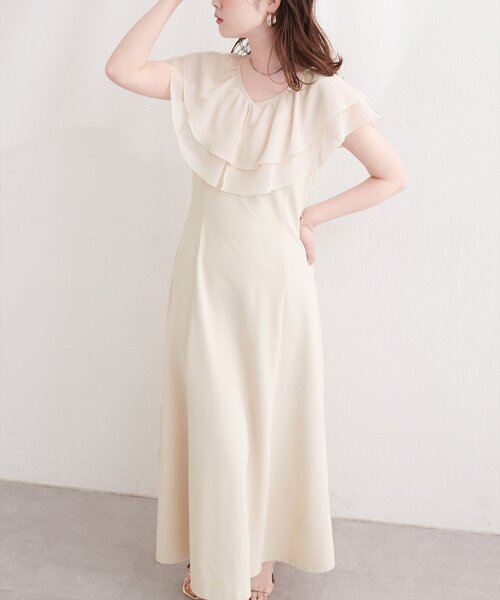 natural couture(ナチュラルクチュール)の「〈osono〉フリルカラーリップルワンピース(ワンピース・レディース・ブラック/アイボリー・LARGE/MEDIUM)」の17枚目の写真