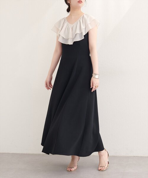 natural couture(ナチュラルクチュール)の「〈osono〉フリルカラーリップルワンピース(ワンピース・レディース・ブラック/アイボリー・LARGE/MEDIUM)」の12枚目の写真