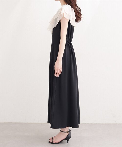natural couture(ナチュラルクチュール)の「〈osono〉フリルカラーリップルワンピース(ワンピース・レディース・ブラック/アイボリー・LARGE/MEDIUM)」の15枚目の写真