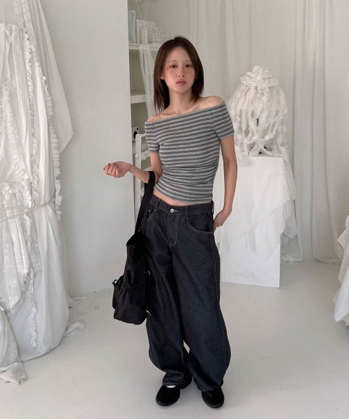 4INT.(フォイント)の「ノンフェード バックル ステッチ インディゴ ワイド デニム パンツ(デニムパンツ・レディース・ダークブルー・L/M/S)」の4枚目の写真