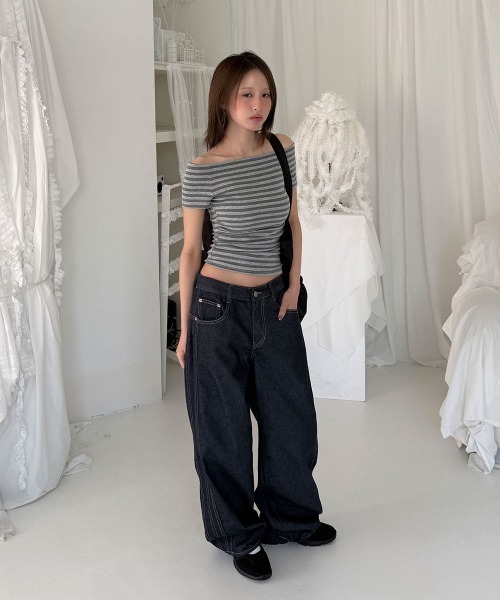 4INT.(フォイント)の「ノンフェード バックル ステッチ インディゴ ワイド デニム パンツ(デニムパンツ・レディース・ダークブルー・L/M/S)」の5枚目の写真