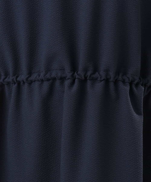 MK MICHEL KLEIN（エムケーミッシェルクラン）の「[撥水/UVカット/洗える]ドローコードデザインVネックワンピース（ワンピース・レディース・ネイビー/ブルー・38）」の20枚目の写真