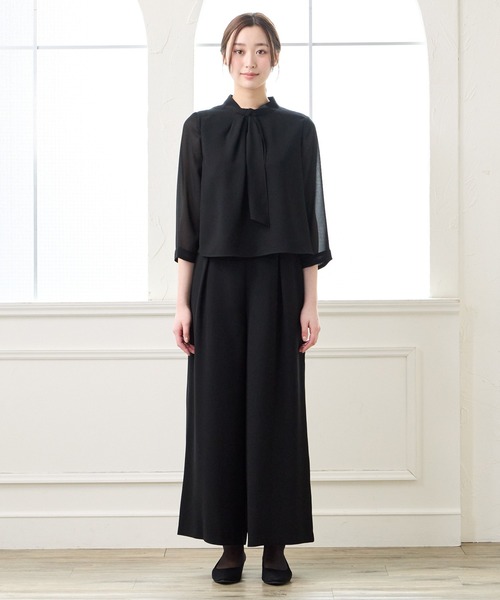 AIMER(エメ)の「【夏用喪服・礼服】マシンウォッシャブル ボウタイブラウス・タックワイドストレートパンツ セットアップサマーブラックフォーマル(スーツパンツ・レディース・ブラック・LARGE/MEDIUM)」の4枚目の写真