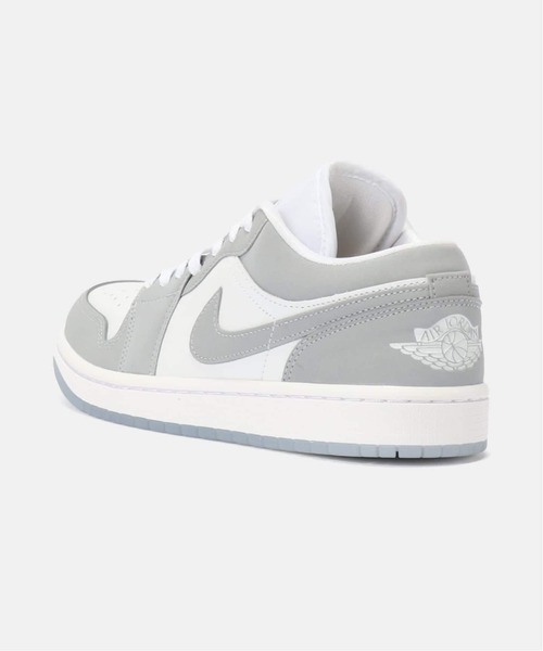 JORDAN BRAND（ジョーダンブランド）の「JORDAN BRAND WMNS AIR JORDAN 1 LOW DC0774-105（スニーカー・レディース・チャコールグレー・25cm/24.5cm/24cm/23.5cm/23cm）」の3枚目の写真