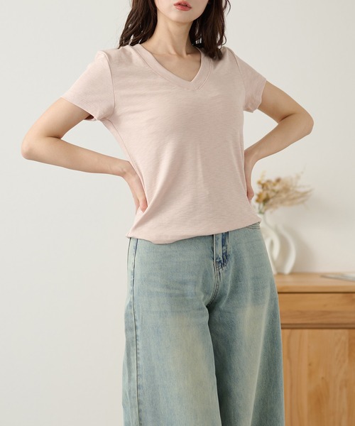 DAYRA（デイラ）の「Vネック 半袖 無地 コンパクト トップス（Tシャツ/カットソー・レディース・モカ/チャコールグレー/グレー/ピンク/ブラック/ホワイト・FREE）」の22枚目の写真