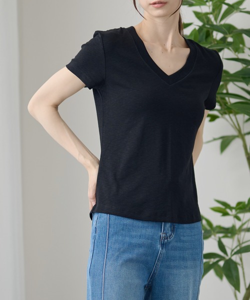 DAYRA（デイラ）の「Vネック 半袖 無地 コンパクト トップス（Tシャツ/カットソー・レディース・モカ/チャコールグレー/グレー/ピンク/ブラック/ホワイト・FREE）」の7枚目の写真