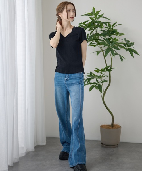 DAYRA（デイラ）の「Vネック 半袖 無地 コンパクト トップス（Tシャツ/カットソー・レディース・モカ/チャコールグレー/グレー/ピンク/ブラック/ホワイト・FREE）」の11枚目の写真