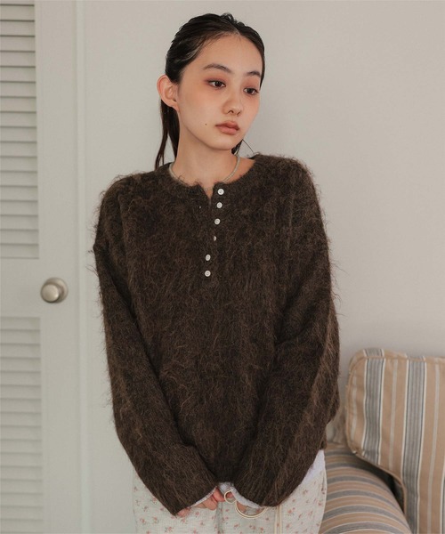 miette(ミエット)の「ヘンリーネックシャギーニットプルオーバー(ニット/セーター・レディース・チャコール/アイボリー/ブラウン/ネイビー・FREE)」の21枚目の写真