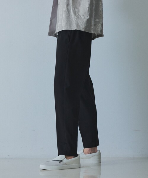5351 POUR LES HOMMES(ゴーサンゴーイチプールオム)の「【ワンサイズ】ドローストリング スラックス パンツ(スラックス・メンズ・ホワイト/ブラック/インディゴブルー・フリー)」の16枚目の写真