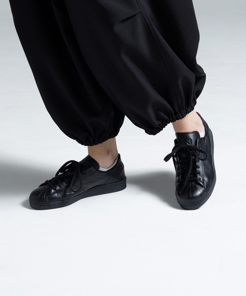 Y-3(ワイスリー)の「Y-3 SUPERSTAR(スニーカー・メンズ・ブラック系・25.5cm/26.0cm/26.5cm/27.0cm/27.5cm/28.0cm/28.5cm)」の1枚目の写真