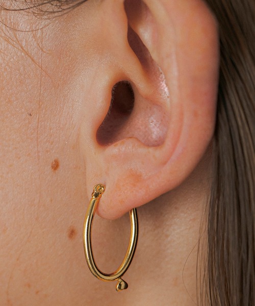 LAPUIS(ラピュイ)の「LAPUIS(ラピュイ)Petit heart pierced earrings(ピアス(両耳用)・レディース・マルチ/ゴールド・FREE)」の1枚目の写真
