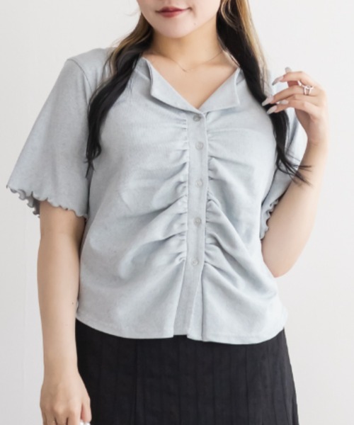 CLETTE(クレット)の「CLETTEオリジナルオープンカラーギャザートップス(Tシャツ/カットソー・レディース・グレー/ブラック/オートミール・4L/3L/LL)」の1枚目の写真