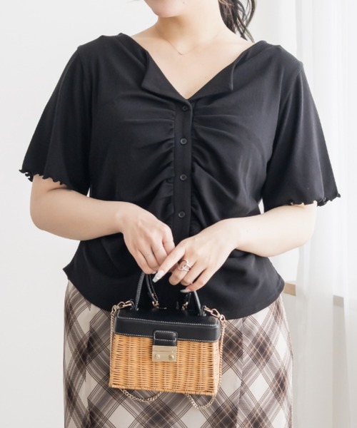 CLETTE(クレット)の「CLETTEオリジナルオープンカラーギャザートップス(Tシャツ/カットソー・レディース・グレー/ブラック/オートミール・4L/3L/LL)」の2枚目の写真