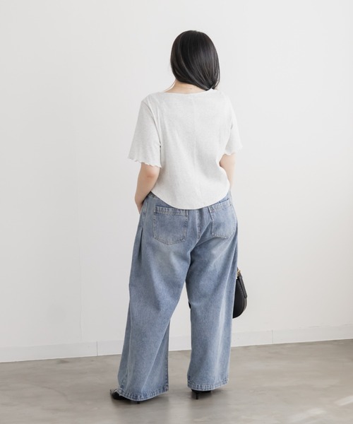CLETTE(クレット)の「CLETTEオリジナルオープンカラーギャザートップス(Tシャツ/カットソー・レディース・グレー/ブラック/オートミール・4L/3L/LL)」の4枚目の写真