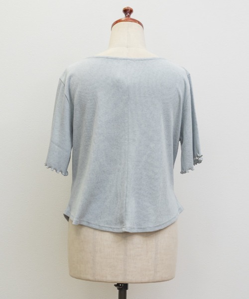 CLETTE(クレット)の「CLETTEオリジナルオープンカラーギャザートップス(Tシャツ/カットソー・レディース・グレー/ブラック/オートミール・4L/3L/LL)」の7枚目の写真