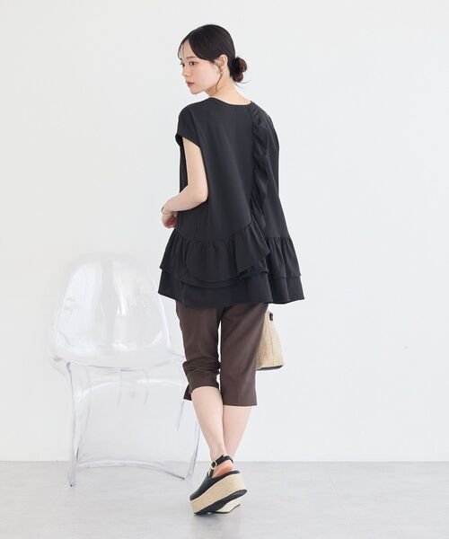 earth music&ecology(アースミュージックアンドエコロジー)の「ラッフルヘムプルオーバー(Tシャツ/カットソー・レディース・ブラック/ブラウン/オフホワイト・FREE)」の15枚目の写真