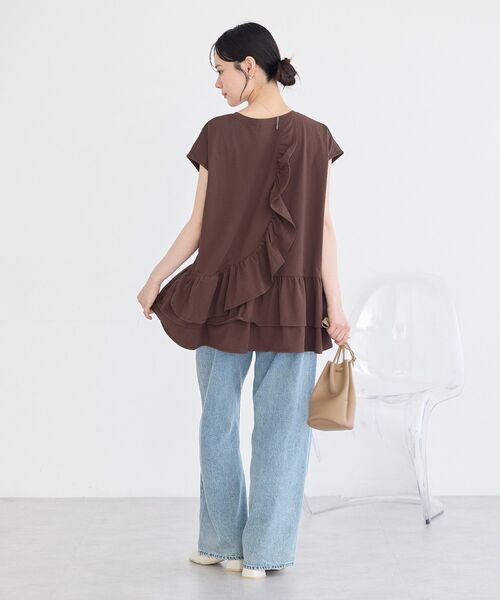 earth music&ecology(アースミュージックアンドエコロジー)の「ラッフルヘムプルオーバー(Tシャツ/カットソー・レディース・ブラック/ブラウン/オフホワイト・FREE)」の20枚目の写真