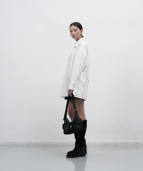 GENERAL IDEA(ジェネラルアイデア)の「GENERAL IDEA/ジェネラルアイディア FRILL COLLAR LOOSE FIT SHIRT フリル襟オーバーサイズシャツ レディース 秋 秋服 2026年秋冬(シャツ/ブラウス・レディース・ホワイト/スカイブルー/ブラック・S/M/L)」の8枚目の写真