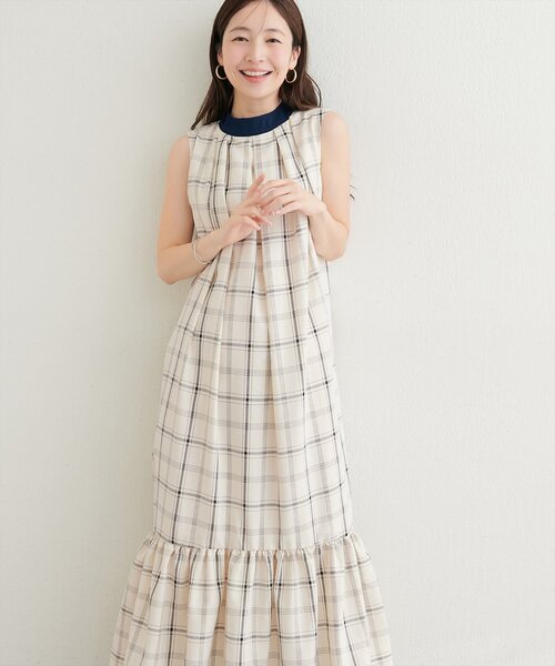 natural couture（ナチュラルクチュール）の「リボン付きノースリチェックワンピース（ワンピース・レディース・ベージュ/オフホワイト/グレー・FREE）」の5枚目の写真