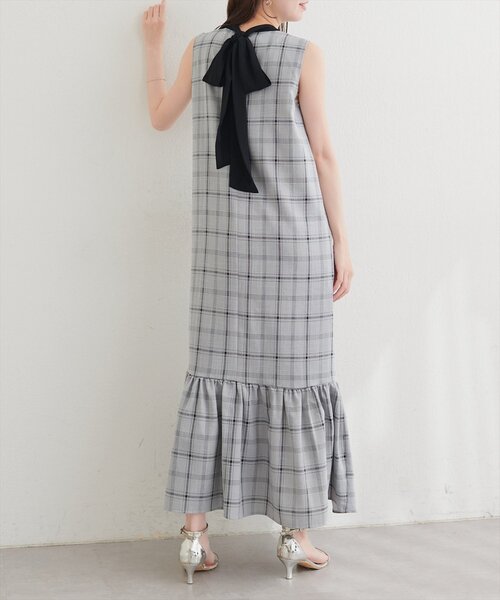 natural couture（ナチュラルクチュール）の「リボン付きノースリチェックワンピース（ワンピース・レディース・ベージュ/オフホワイト/グレー・FREE）」の12枚目の写真