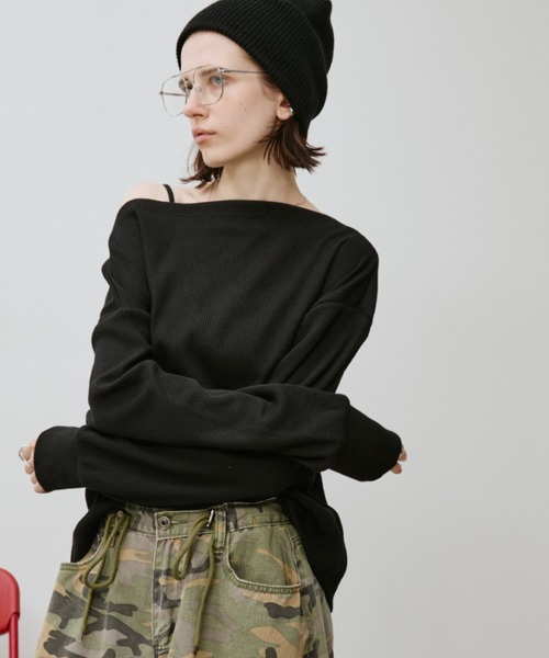 Auntie Rosa Holiday(アンティローザホリデー)の「サーマルオフショルプルオーバー(Tシャツ/カットソー・レディース・アイボリー/ボルドー/ブラック・FREE)」の5枚目の写真