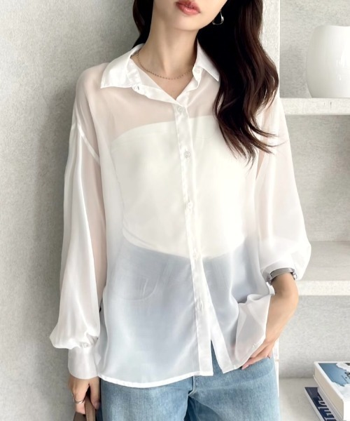 TREOVER（トレオーバー）の「上品な透け感が魅力のオーバーサイズシアーシャツ（シャツ/ブラウス・レディース・ダークブラウン/ブラック/ブルー/オフホワイト・FREE）」の7枚目の写真