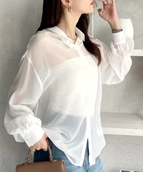 TREOVER（トレオーバー）の「上品な透け感が魅力のオーバーサイズシアーシャツ（シャツ/ブラウス・レディース・ダークブラウン/ブラック/ブルー/オフホワイト・FREE）」の8枚目の写真
