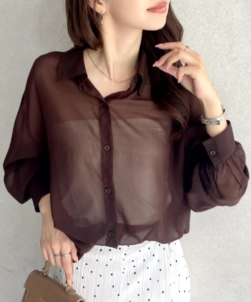 TREOVER（トレオーバー）の「上品な透け感が魅力のオーバーサイズシアーシャツ（シャツ/ブラウス・レディース・ダークブラウン/ブラック/ブルー/オフホワイト・FREE）」の13枚目の写真