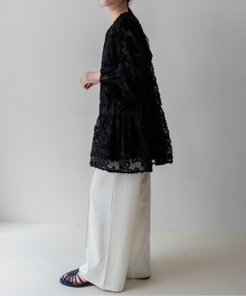 on:nue（オンニュ）の「【on:nue】[3色展開/5サイズ展開] Tストラップグルカフラットローファー /26-27 AW COLLECTION（ローファー・レディース・ブラウン/ブラック/ベージュ・23.0cm/23.5cm/24.0cm/24.5cm/25.0cm）」の11枚目の写真