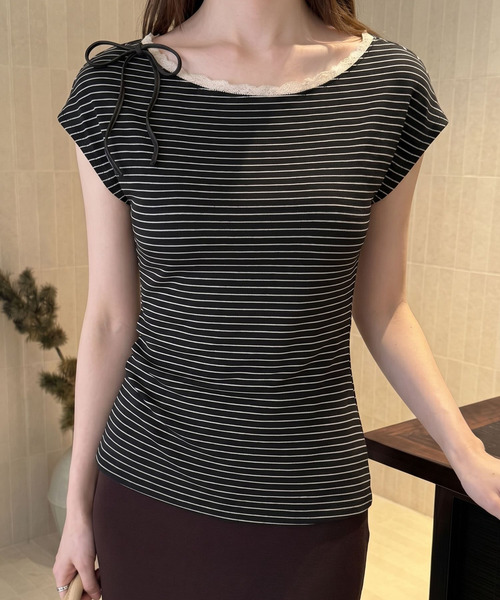 2ly2(トゥーリートゥー)の「ボーダー柄 レースデザイン リボン付き フレンチスリーブTシャツ(Tシャツ/カットソー・レディース・ブラック・FREE)」の1枚目の写真