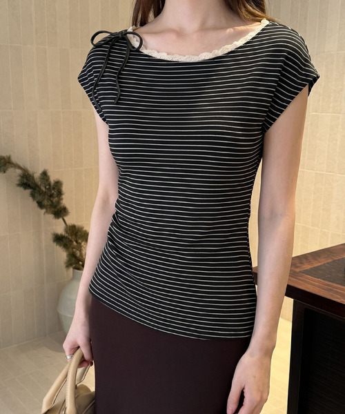 2ly2(トゥーリートゥー)の「ボーダー柄 レースデザイン リボン付き フレンチスリーブTシャツ(Tシャツ/カットソー・レディース・ブラック・FREE)」の2枚目の写真