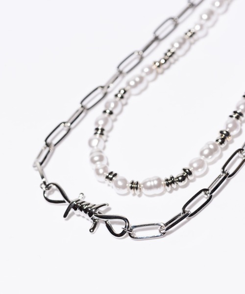 glamb(グラム)の「Pearl Punk Necklace / パールパンクネックレス(ネックレス・メンズ・シルバー・FREE)」の6枚目の写真