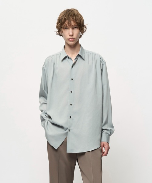 Juha(ユハ)の「HUSH DRAPED GATHER SHIRT(シャツ/ブラウス・メンズ・ブラック/サックスブルー/ホワイト・4/3)」の3枚目の写真