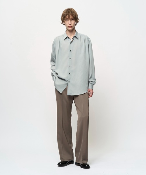 Juha(ユハ)の「HUSH DRAPED GATHER SHIRT(シャツ/ブラウス・メンズ・ブラック/サックスブルー/ホワイト・4/3)」の14枚目の写真