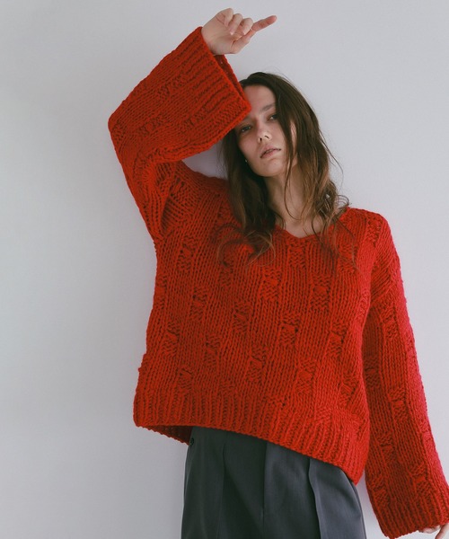 MANOF(マノフ)の「BULKY YARN HAND KNIT TOPS(ニット/セーター・レディース・グレー/ネイビー/レッド・F)」の3枚目の写真