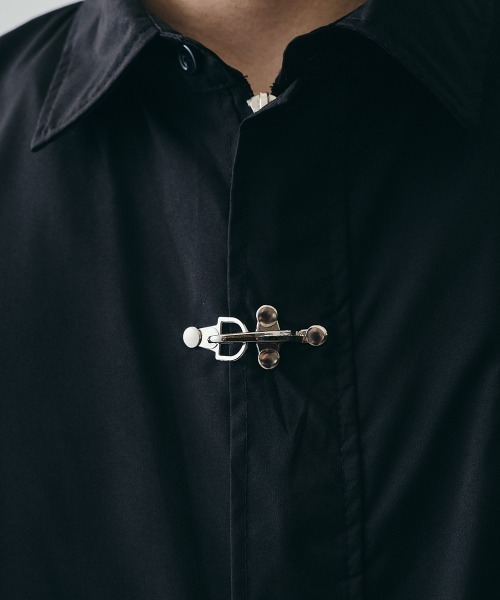 Shoowtime(ショウタイム)の「Fireman Buckle Minimal Short-Sleeve Shirt / ファイヤーマンバックル デザインショートスリーブシャツ(シャツ/ブラウス・メンズ・ブラック・X-LARGE/LARGE/MEDIUM)」の7枚目の写真