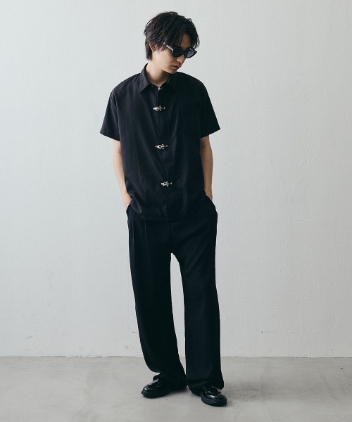 Shoowtime(ショウタイム)の「Fireman Buckle Minimal Short-Sleeve Shirt / ファイヤーマンバックル デザインショートスリーブシャツ(シャツ/ブラウス・メンズ・ブラック・X-LARGE/LARGE/MEDIUM)」の11枚目の写真