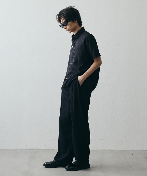 Shoowtime(ショウタイム)の「Fireman Buckle Minimal Short-Sleeve Shirt / ファイヤーマンバックル デザインショートスリーブシャツ(シャツ/ブラウス・メンズ・ブラック・X-LARGE/LARGE/MEDIUM)」の3枚目の写真