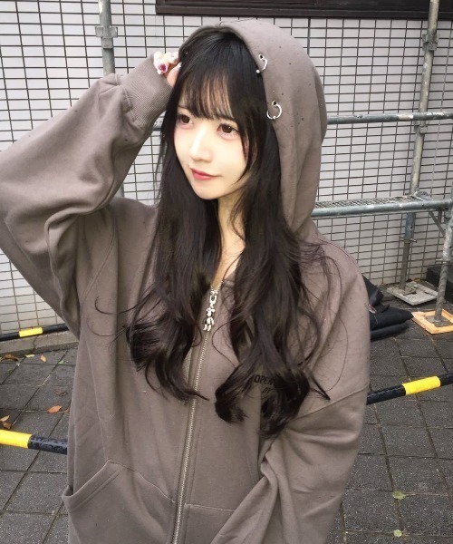 OY(オーワイ)の「『OY/オーワイ』PIERCE STITCH ODOLLY HOODIE ZIP UP/ピアスステッチオードリーパーカー(パーカー・レディース・グレー/ブラック・FREE)」の4枚目の写真