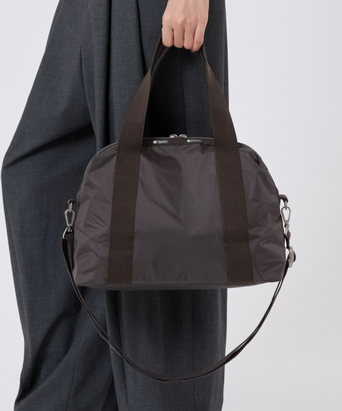 LeSportsac（レスポートサック）の「ESSENTIAL E/W BOWLER TOTE ダークチョコレートC（トートバッグ・レディース・ブラウン・FREE）」の2枚目の写真