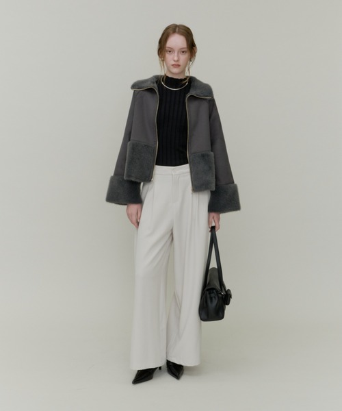Plumel(プルメル)の「Fur & Mouton Flare Short Coat / ファー&ムートンステンカラーショートコート(ムートンコート・レディース・チャコールグレー/ブラウン/ベージュ・MEDIUM)」の13枚目の写真
