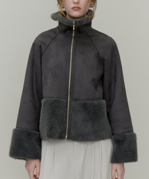 Plumel(プルメル)の「Fur & Mouton Flare Short Coat / ファー&ムートンステンカラーショートコート(ムートンコート・レディース・チャコールグレー/ブラウン/ベージュ・MEDIUM)」の8枚目の写真
