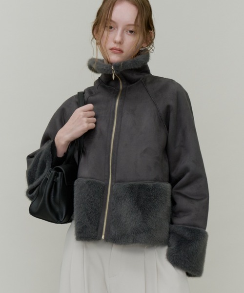 Plumel(プルメル)の「Fur & Mouton Flare Short Coat / ファー&ムートンステンカラーショートコート(ムートンコート・レディース・チャコールグレー/ブラウン/ベージュ・MEDIUM)」の9枚目の写真